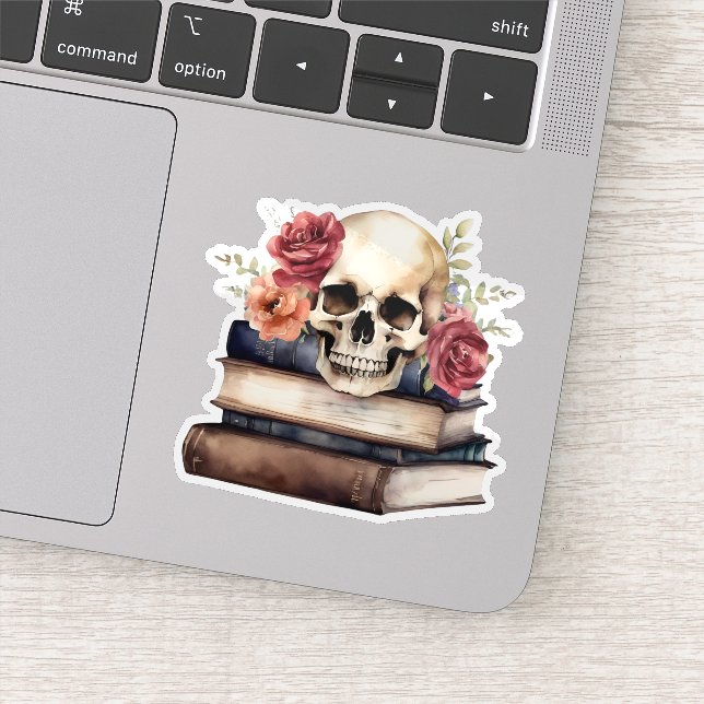 Pegatina Calavera Gótica sobre Libros Antiguos Impermeable  (Detalle)