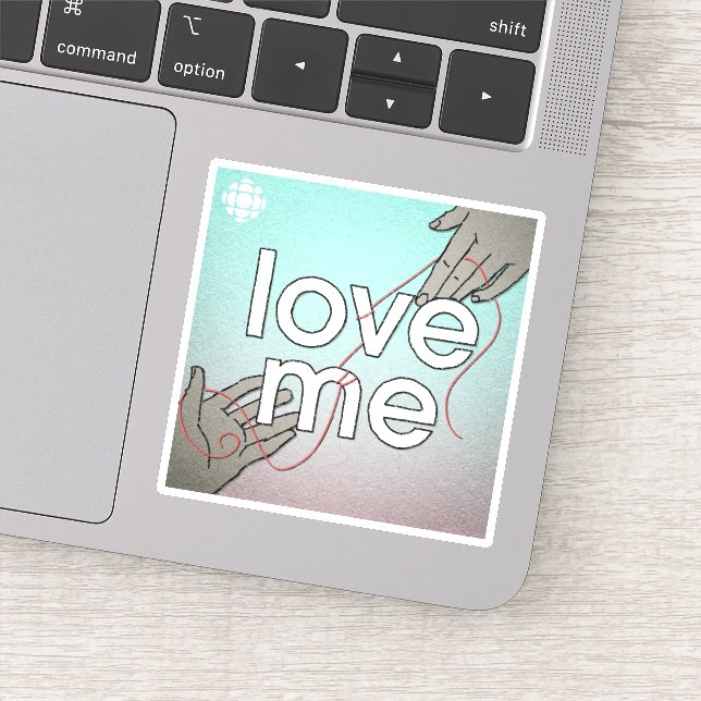 Pegatina CBC Love Me (Detalle)