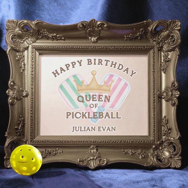 Pegatina Club del Condado de Retro Reina de Pickleball (Retro County Club Queen of Pickleball Sticker)