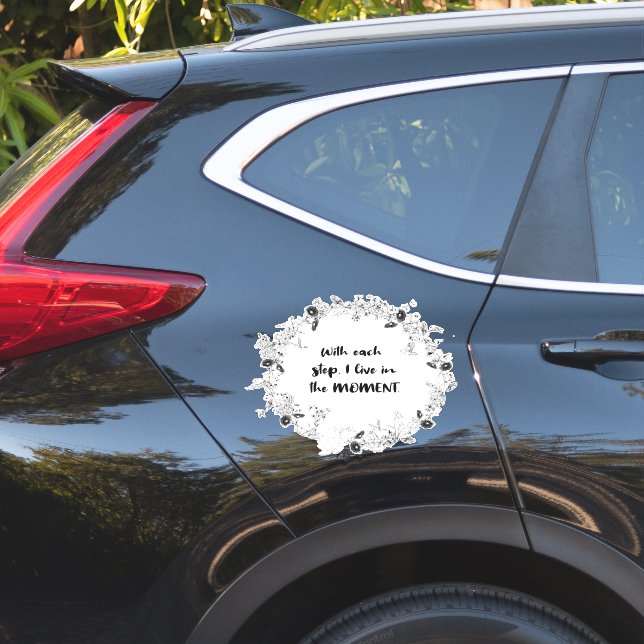 Pegatina Con cada paso que vivo en el momento- Mentalidad (Lado del coche)