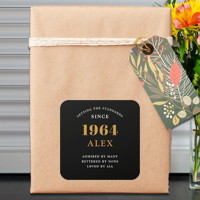 Pegatina Cuadrada 60.º Nacimiento 1964 Moda elegante de oro negro (60th Birthday 1964 Elegance: Exceptionally Chic Black and Gold Square Sticker.)