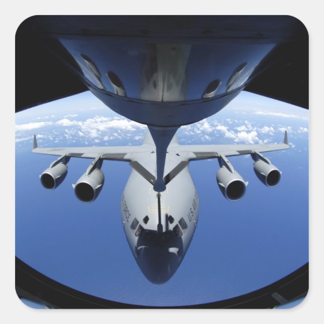 Pegatina Cuadrada A C-17 Globemaster III recibe combustible (Anverso)