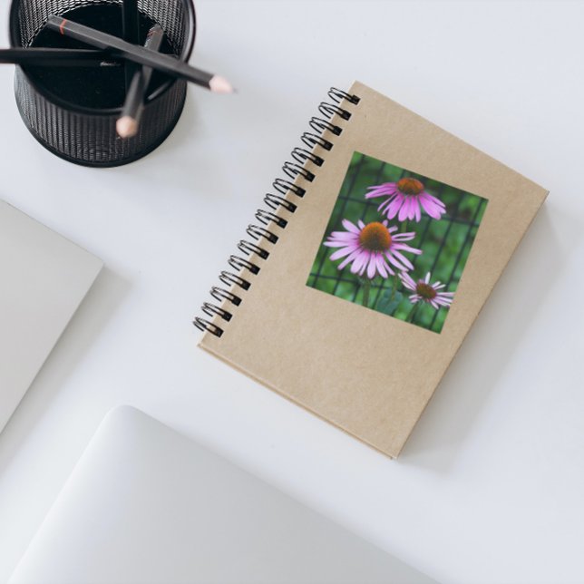 Pegatina Cuadrada Agradable Morado de Conefarrias Floral (In Situ Notebook)