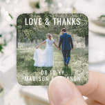Pegatina Cuadrada Amor y gracias Boda fotográfico moderno Gracias<br><div class="desc">Añada un toque de acabado personalizado a sus notas de agradecimiento boda o a los favores de la recepción con estos pegatinas de fotografía personalizados cuadrados. La foto y el texto son sencillos para el personalizar, por lo que se pueden usar fácilmente para invitaciones a bodas y duchas de novias,...</div>