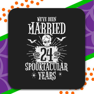 Pegatina Cuadrada Aniversario de bodas número 24 Spooktacular de Hal