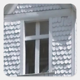 Pegatina Cuadrada antigua iglesia blanca en las montañas