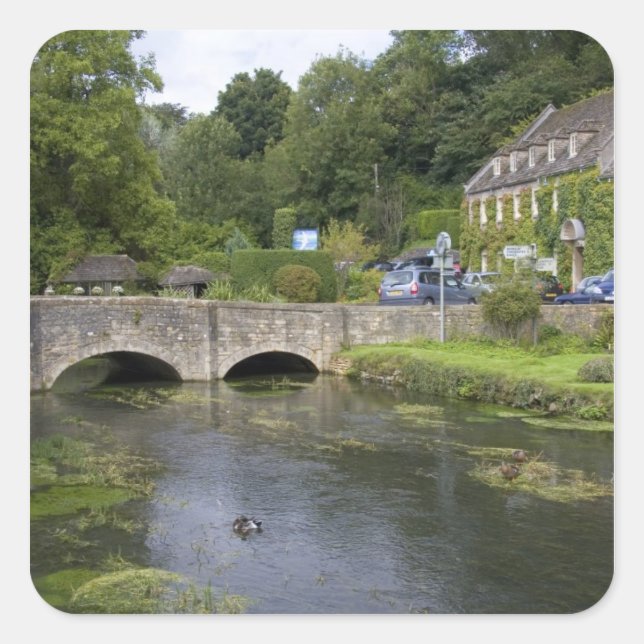 Pegatina Cuadrada Arroyo de truchas en la aldea de Bibury, (Anverso)
