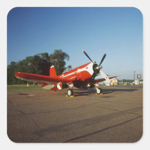 Pegatina Cuadrada Avión F2G-1D Super Corsair en un programa aéreo en