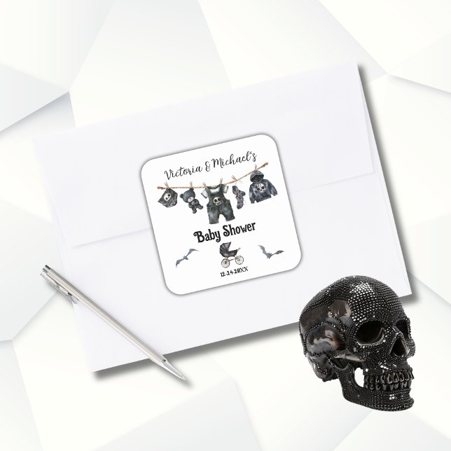 Pegatina Cuadrada Baby Shower de la línea de ropa de gótico de Hallo (Subido por el creador)