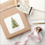 Pegatina Cuadrada Baby Shower rojo de Merry Little Christmas Tree<br><div class="desc">Este pegatina de ducha de bebé Navidades de "Feliz pequeño Baby Shower",  neutral en género,  presenta un árbol de Navidad con adornos en rojo. Personalízalo para tus necesidades. Puedes encontrar productos coincidentes en mi tienda.</div>