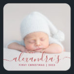 Pegatina Cuadrada Babys First Christmas Photo<br><div class="desc">Para tus envíos de navidad o regalos este pegatina Babys First Christmas agrega el detalle final. Personaliza con tu foto de bebé y tu nombre en tipografía de escritura roja.</div>