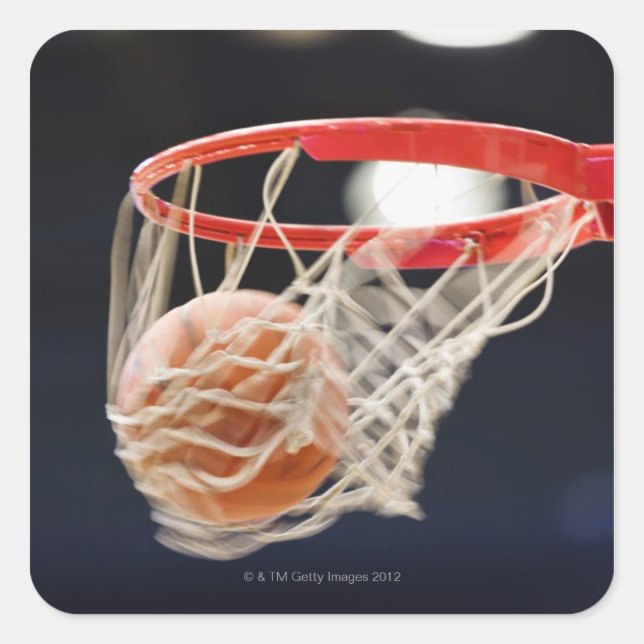 Pegatina Cuadrada Baloncesto en canasta. (Anverso)