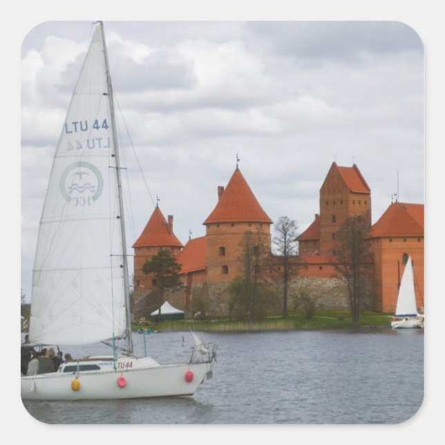 Pegatina Cuadrada Barco de vela con castillo de isla junto al lago G (Anverso)