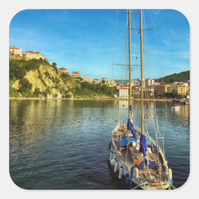 Pegatina Cuadrada Barco que se acerca a la costa | Agropoli (Anverso)