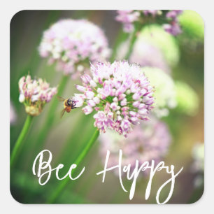 Pegatina Cuadrada Bee Happy with Purple Diagonal Allium Flowers