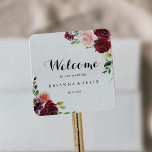 Pegatina Cuadrada Bienvenida Boda de caligrafía floral de primavera<br><div class="desc">Este pegatina cuadrado de bienvenida boda de caligrafía floral de primavera borgoñona es perfecto para un boda moderno. El diseño está pintado a mano y cuenta con hojas verdes, rosas deslumbrantes rosas, ruidosas, violetas, rojas, blancas y burdeos deslumbrantes, peonías cuidadosamente dispuestas en pequeños ramos adorables. Estas etiquetas son perfectas para...</div>