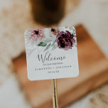 Pegatina Cuadrada Bienvenida Boda Floral Romance<br><div class="desc">Estos pegatinas de bienvenida bodas románticos y florales son perfectos para una boda elegante. El moderno diseño rústico de boho cuenta con románticas flores acuáticas en tonos suaves de burdeos, malva, rosa y crema blanca con hojas verdes. Personalice estos pegatinas con la ubicación de su boda, nombres y fecha de...</div>