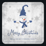 Pegatina Cuadrada Blue Cute Snowman Christmas Sticker<br><div class="desc">Selle los sobres de sus tarjetas de Navidades salientes esta temporada navideña con un Pegatina de vacaciones de Navidades de Snowman de color azul. El diseño pegatina incluye un lindo muñeco de nieve en un gorra, bufanda y guantes adornados con copos de nieve grises y blancos en un fondo gris....</div>