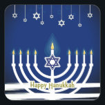 Pegatina Cuadrada Blue Happy Hanukkah Star Menorah Candle Lights<br><div class="desc">Celebra el Festival de las Luces con estilo con estos encantadores pegatinas Happy Hanukkah. Este diseño festivo presenta una menorah blanca iluminada con velas en un fondo azul con Happy Hanukkah escrito en el fondo en oro. La pequeña decoración Magen David o Star of David cuelgan de la parte superior...</div>