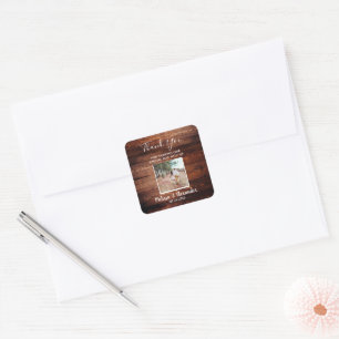 Pegatina Cuadrada Boda de fotografía de granero rústico Gracias