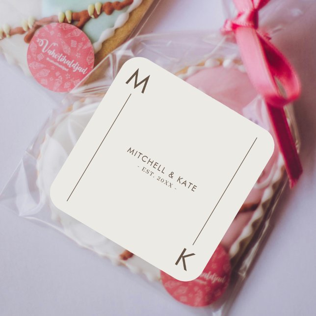 Pegatina Cuadrada Boda de monograma de línea simple Beige Brown (Beige Brown Simple Line Monogram Wedding Square Sticker)