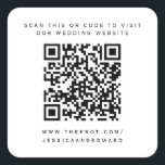 Pegatina Cuadrada Boda Detalles Código Qr Moda mínima simple negro<br><div class="desc">Diseñado para parejas que aprecian la simplicidad de la estética moderna. El uso de un código QR permite a los huéspedes acceder a información detallada sobre su boda cuando lo deseen,  mientras que el diseño negro y mínimo le da un toque de clase.</div>