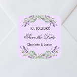 Pegatina Cuadrada Boda violeta Lavender Salven la Fecha<br><div class="desc">A Guardar el pegatina de fecha para su boda. Un entorno violeta y romántico decorado con flores de lavanda y vegetación eucaliptica. Personalice y agregue sus nombres y fecha de boda.</div>