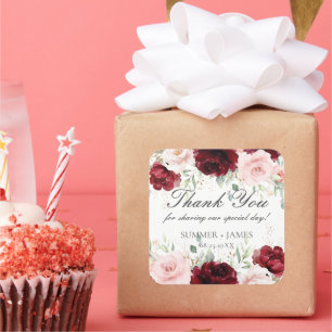 Pegatina Cuadrada Bodas Florales de Rosas Rosadas y Borgoña Chic