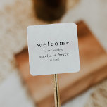 Pegatina Cuadrada Bolsa de bienvenida única de Boda ruso neutral de<br><div class="desc">Este singular pegatina de bolsos de bienvenida boda rústico y neutro de la colección Emelia es perfecto para un boda minimalista. El diseño en blanco y negro presenta una moderna tipografía bruta sin adornos con un estilo minimalista único. Personalice a estos pegatinas con la ubicación de su boda, sus nombres...</div>