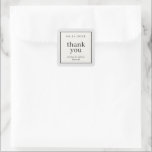 Pegatina Cuadrada Borde Neutral Simple Wedding Favor<br><div class="desc">Haga una declaración de elegancia subestimada con este sencillo favor de boda basado en texto gracias etiqueta pegatina que presenta un sutil borde de negro y gris en crudo neutral. Utilice la opción de personalización para cambiar los colores y tipos de letra que se adapten al tema boda.</div>