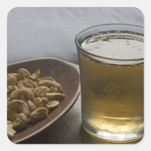 Pegatina Cuadrada Brasil. Un vaso de refrescante energía de Guarana