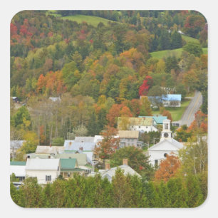 Pegatina Cuadrada Cabot, Vermont en otoño. Northeast Kingdom.