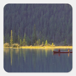Pegatina Cuadrada Canadá, Alberta, Parque Nacional Baniff. Dos niños