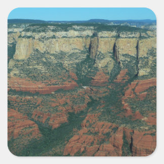 Pegatina Cuadrada Capas de rocas rojas en Sedona Arizona