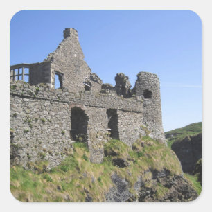 Pegatina Cuadrada Castillo de Dunluce cerca de Bushmills y Portrush,