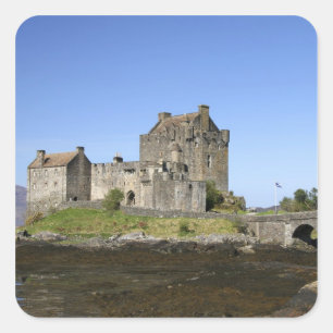 Pegatina Cuadrada Castillo de Eilean Donan, Escocia. El famoso Eilea
