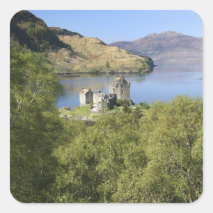 Pegatina Cuadrada Castillo de Eilean Donan, Escocia. El famoso Eilea