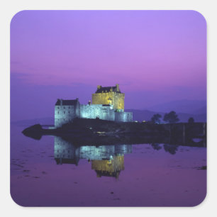 Pegatina Cuadrada Castillo de Eilean Donan, Tierras Altas, Escocia
