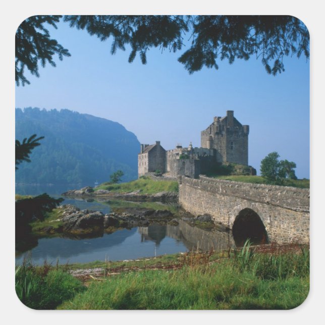 Pegatina Cuadrada Castillo de Eilean Donan, Tierras Altas, Escocia 2 (Anverso)