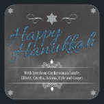 Pegatina Cuadrada Chalkboard Faux BlueGlitter Hanukkah<br><div class="desc">Un fondo de pizarra muestra las palabras "Happy Hanukkah" (Feliz Hanukkah), que se representa en un falso efecto purpurina azul. Una Estrella purpurinoso de David plateada marca la parte superior del diseño. Los sueños se agregan como acentos junto con ornamentos curvados para enmarcar tu mensaje especial. ¡La manera perfecta de...</div>