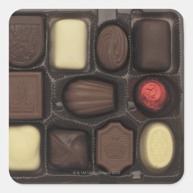 Pegatina Cuadrada cierre de una caja de chocolates variados (Anverso)