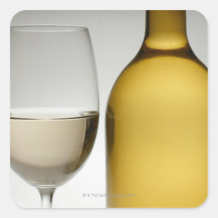 Pegatina Cuadrada Cierre del vaso de vino blanco y botella de vino
