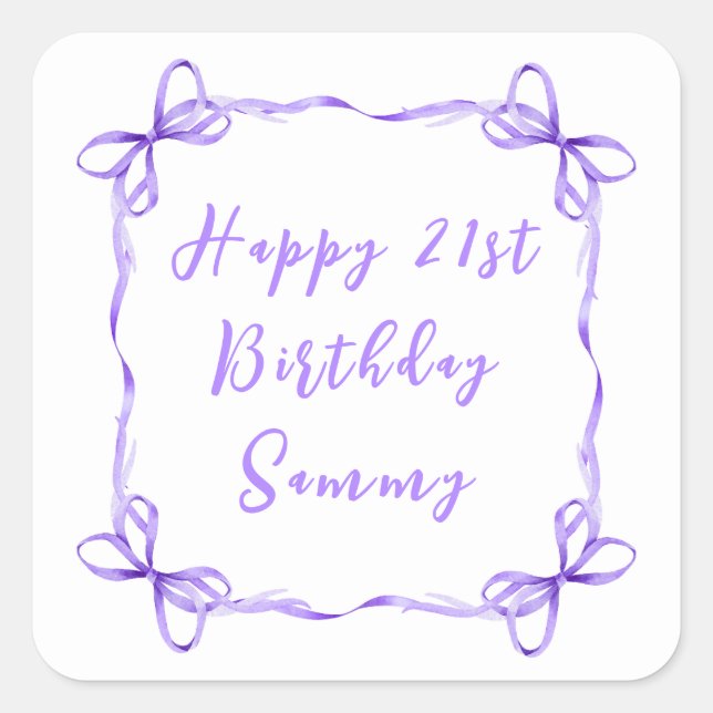 Pegatina Cuadrada Cinta Coqueta Morada Feliz Cumpleaños (Anverso)