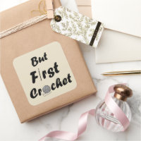 Cita divertida de crochet tejiendo un regalo