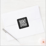 Pegatina Cuadrada Código QR Matrimonio mínimo Guardar la fecha negro<br><div class="desc">Matrimonio simple guardar el pegatina de fechas con su código QR. Para una personalización más avanzada de este diseño,  haga clic en el BOTÓN HERRAMIENTA DE DISEÑO AZUL de arriba. También están disponibles los elementos coincidentes.</div>