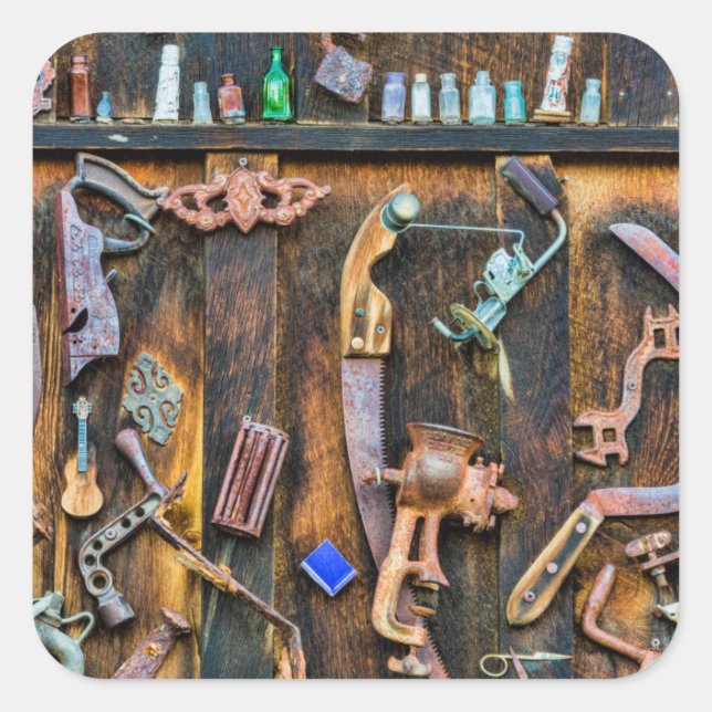 Pegatina Cuadrada Colección de antigüedades en la pared (Anverso)