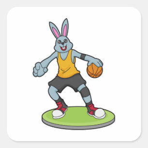 Pegatina Cuadrada Conejo como jugador de baloncesto con baloncesto