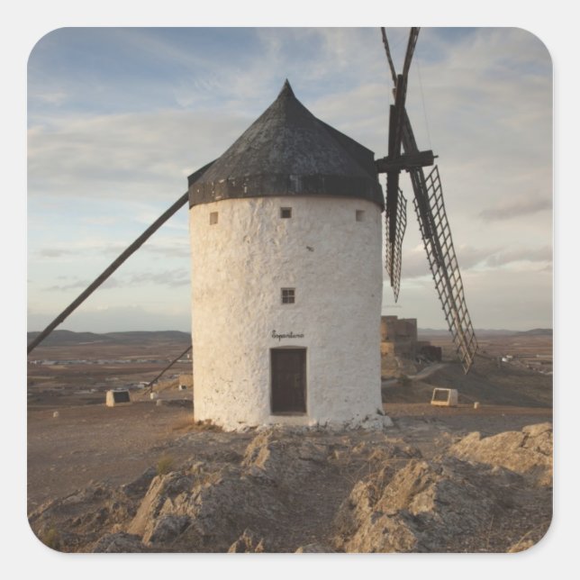 Pegatina Cuadrada Consuegra, molinos de viento antiguos de La Mancha (Anverso)