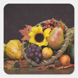 Pegatina Cuadrada Cornucopia otoñal con uvas, pera y calabaza