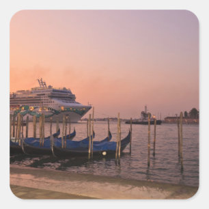 Pegatina Cuadrada Crucero y góndolas cerca del Gran Canal, Italia